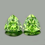 ok. 1,35ct /1szt. - WYSOKA JAKOŚĆ - ZIELONY AAA PERYDOT NAT.-  7mm trilion
