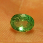 ok. 0,83ct /1szt. - BARDZO ŁADNY SZMARAGD NAT.-  7,04x5,37mm 3,81mm gł owal