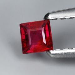 ok. 0,205ct/1szt - NIEPOPRAWIANY RUBIN NAT.-  3,09x3,07mm 1,80 mm głęb. kwadrat