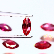 ok. 0,15ct/szt. -ROYAL RED (CZERWIEŃ KRÓLEWSKA) - NAJCENNIEJSZY ODCIEŃ RUBIN NAT.- 4,2x2,2/1,6mm (+/-0,2mm) markiza