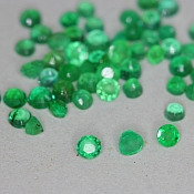 kalibrowany ok. 0,02ct/1szt. -SZMARAGD NAT.- d1,5mm okrągły (ok. D1,3-1,5mm)