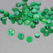 kalibrowany ok. 0,02ct/1szt. -SZMARAGD NAT.- d1,5mm okrągły (ok. D1,3-1,5mm)