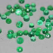 kalibrowany ok. 0,02ct/1szt. -SZMARAGD NAT.- d1,5mm okrągły (ok. D1,3-1,5mm)