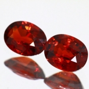 ok. 2,08ct/1para -PIĘKNA PARA GRANAT odm. SPESSARTYN NAT.-owal 7x5mm