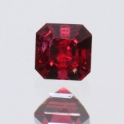 ok. 0,415ct/szt. - SPINEL NAT.- 3,97x4,01/3,11mm kwadrat