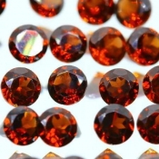 ok. 0,35225ct/szt. -RUBINOWY GRANAT NAT.- d4,0/2,5mm okrągły