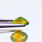 ok. 0,305ct/szt. -MULTI COLOR OPAL NAT.- 6,03x4,18/2,94mm owal