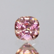 ok. 0,455ct/szt. -UBYTEK PRZY KRAWĘDZI SPINEL NAT.- 4,16x4,28/3,44mm antyk